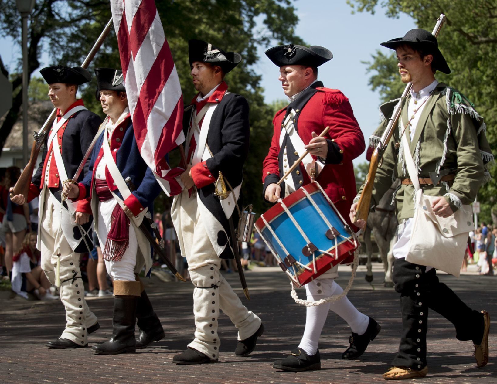 Colonial honor guard at Seward parade, 2017